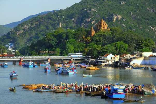 Du ngoạn vịnh Nha Phu - Đảo Khỉ - Suối Hoa Lan